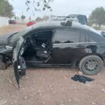 Aseguran vehículo vandalizado frente a secundaria en colonia Santa María