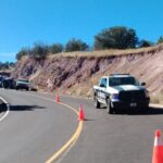 Vuelca pickup en la carretera La Noria–Riva Palacio; conductor se da a la fuga