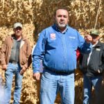 Continúan con la entrega de pacas de rastrojo en el municipio de Guerrero