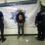 Atrapan a sujeto con droga tras reporte de allanamiento