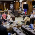 Se reúne Marco Bonilla con campeonas internacionales de marcha Alegna González y Ximena Serrano