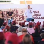 Cruz Pérez Cuéllar refrenda compromiso con Juárez y Chihuahua en reuniones con vecinos de los parques Copey y Satevó