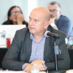 Maru Campos se dedica a hacer negocios, y vender inmuebles en vez de gobernar: Cuauhtémoc Estrada